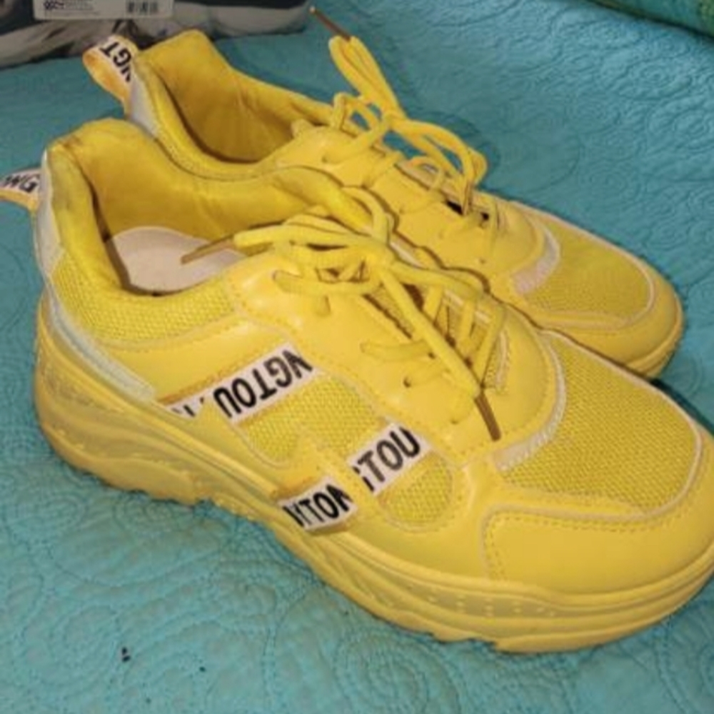 Ladies yellow lace-up fashion sneakers